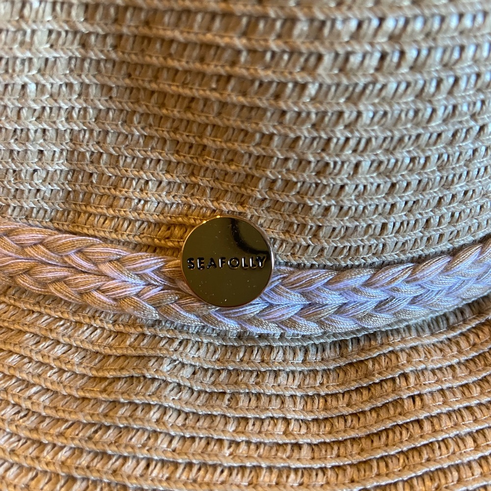 Seafolly women’s sun hat (adjustable) New without tags.